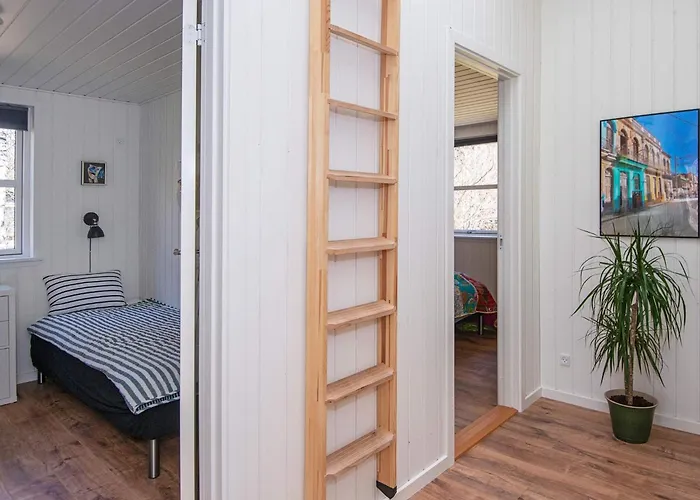 Semesterbostad 8 Person In